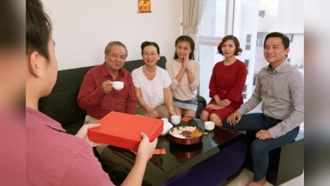 沒做會帶衰？馬年初二回娘家開運指南　伴手禮這樣挑就對