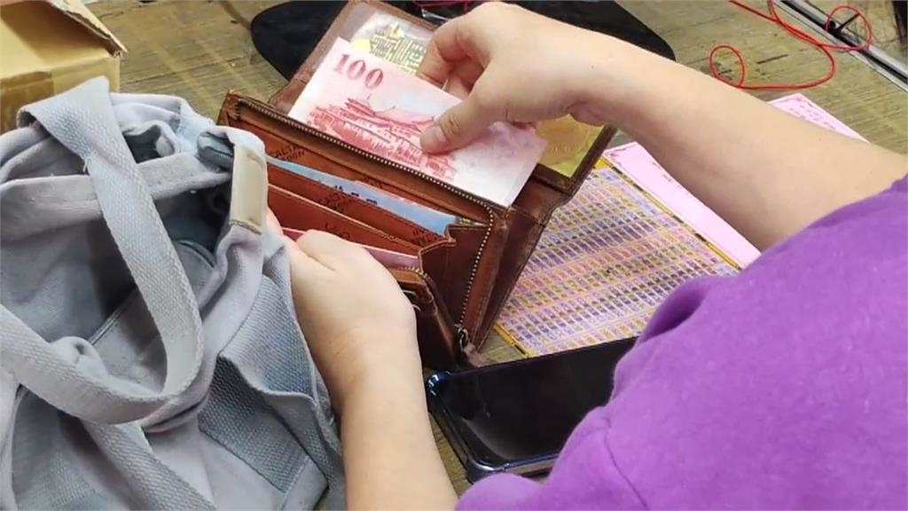 彰化武元宮專屬「生肖發財水」　台中萬和宮安太歲只要100元