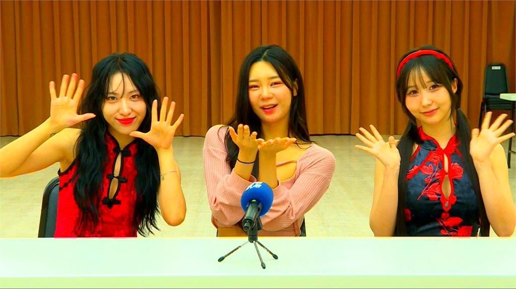 TokkiCutie三本柱來囉！　李素泳、朴恩惠、金世星同框拜年