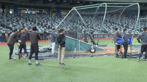 台灣隊初三移師台北大巨蛋開訓　職棒會長蔡其昌發小紅包