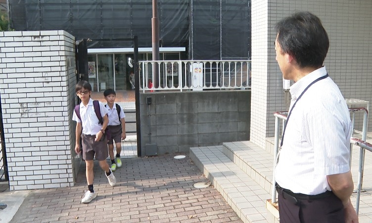 穿日式制服讀注音課本　一窺日本大阪中華學校