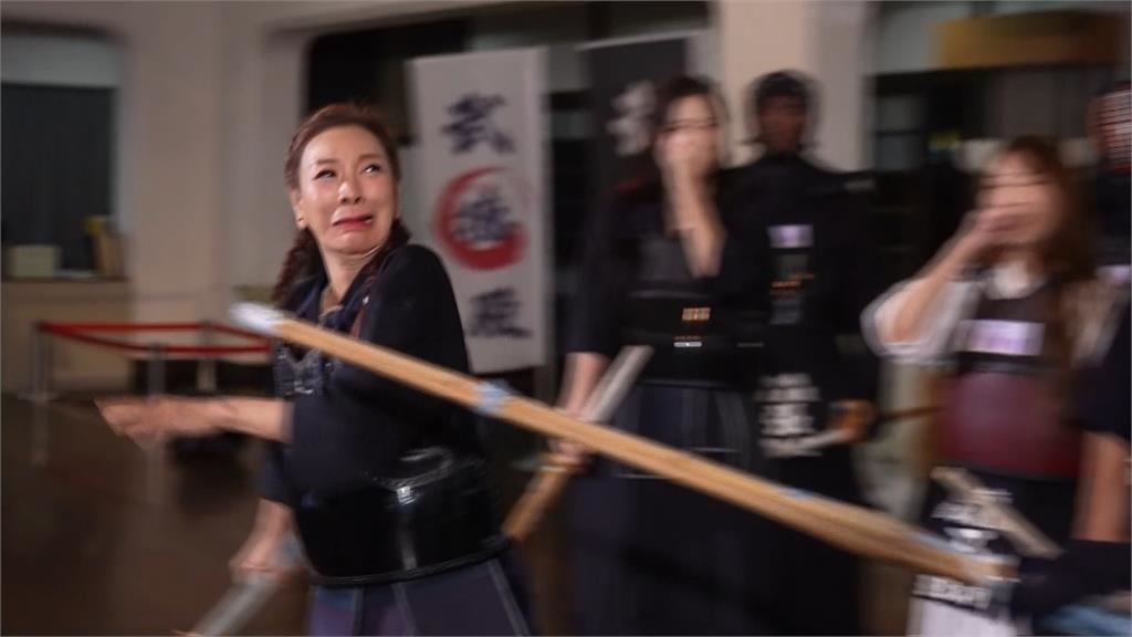 綜藝節目走進台南新化　籃籃、阿翔邀韓啦女神李晧禎騎馬拜年