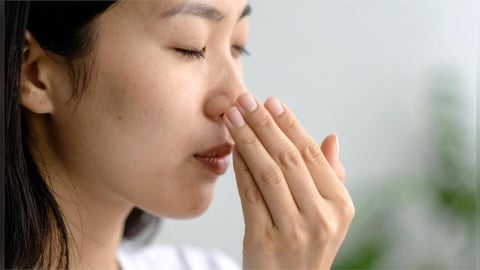 為什麼有口臭？勤刷牙會好嗎？醫教「4招」找回清新好口氣！