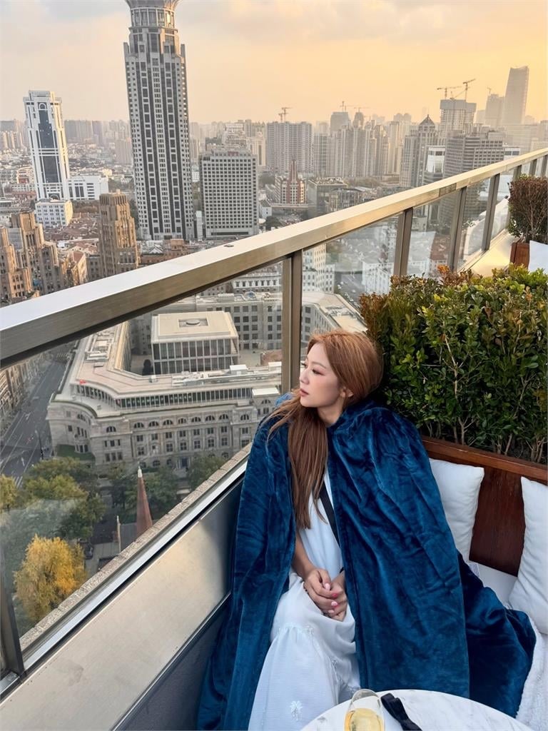 罕病兒搭機「狂拍椅背」！何雁詩被網罵翻「前座會被逼瘋」她火速回應