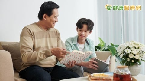「我們家很正常」孩子為何走上歪路？心理師：家長掌握4點接住兒少內心