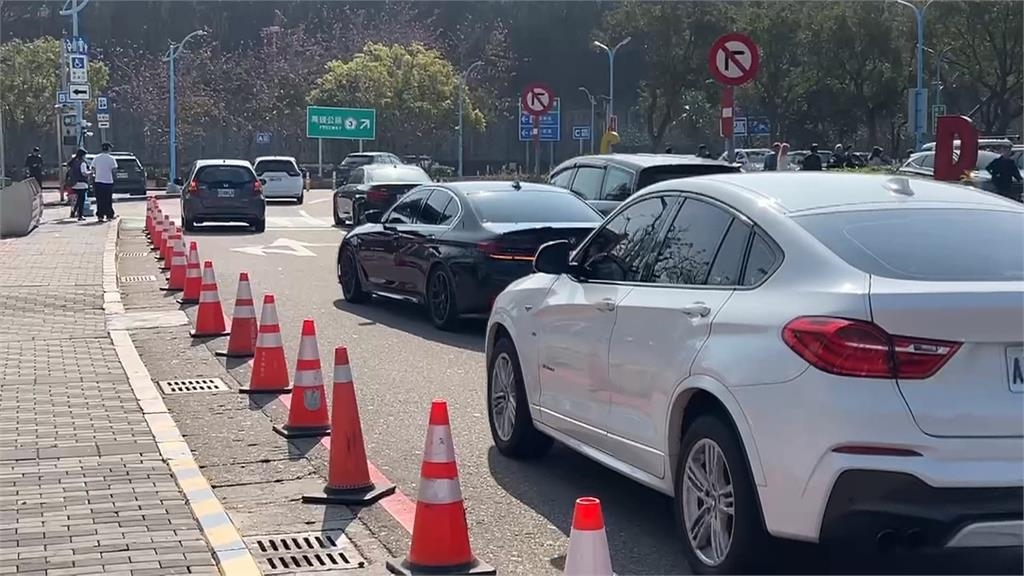 國道服務區春節湧人潮 清水服務區營業額估破7千萬