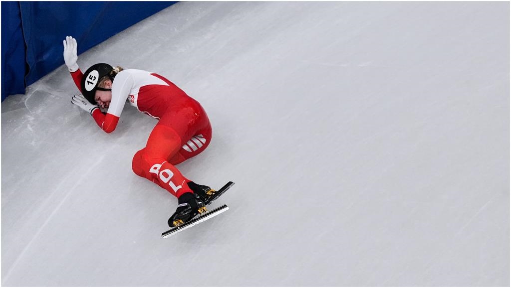 慎入／波蘭女將冬奧摔倒爆意外！「冰刀劃開臉部」她當場倒地…畫面全被拍