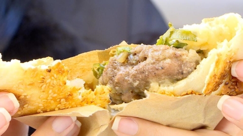 走春拜拜也要吃美食　小吃業看準商機多備貨