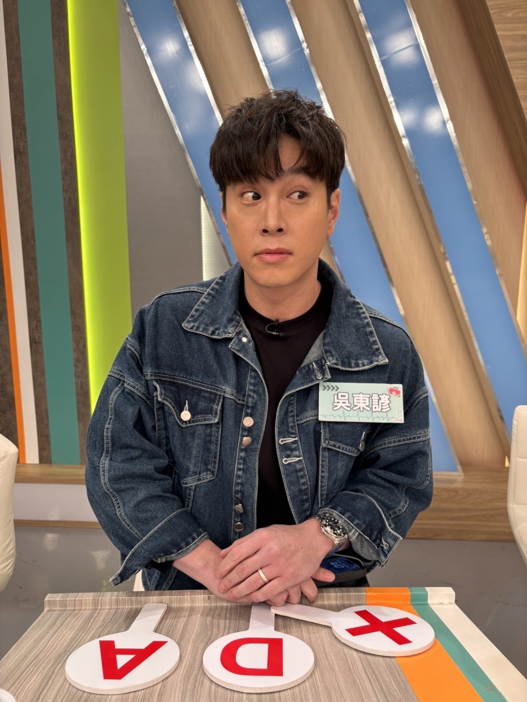 (影)／吳東諺分享肌膚狀況 沒想到白家綺偷臭「太白目」？