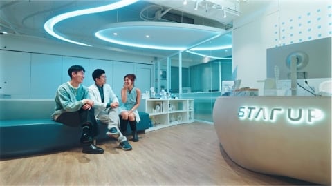 這群人木星、演員景閎笑擁「星」自信！ 訪談親吐：用1療程找回微笑曲線