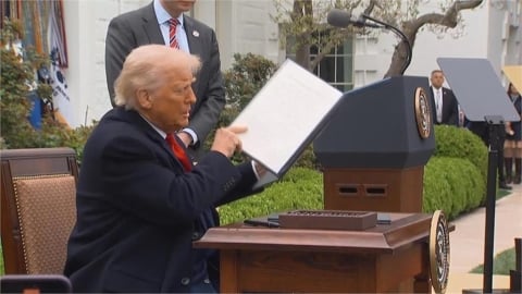 川普「全球對等關稅」遭判違憲　美國海關：24日凌晨起停止徵收