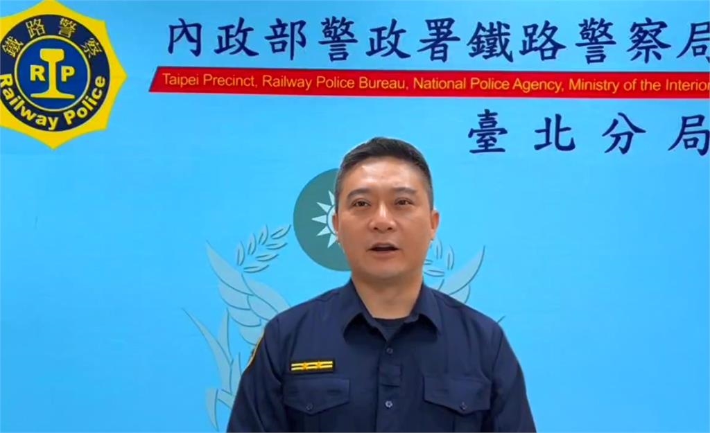 離譜! 7旬翁"火車內抽菸" 乘客勸阻反遭嗆:你叫啊