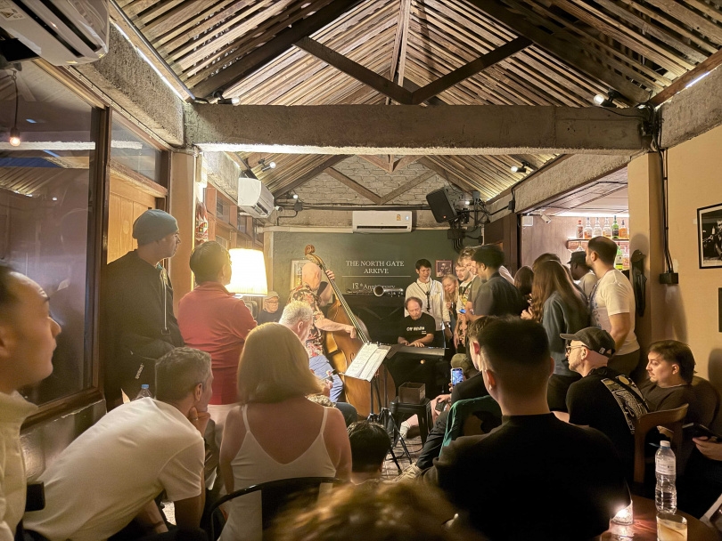 獨旅時認識的新朋友推薦去The North Gate Jazz Co-Op,讓斐棋享受整晚的音樂饗宴。(圖/斐棋提供)