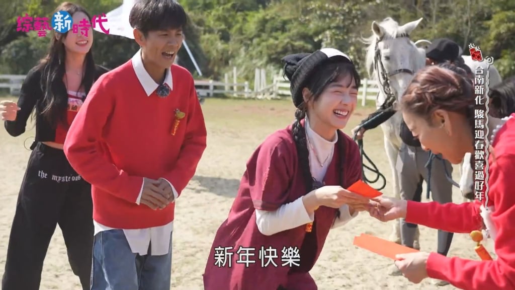 阿翔錄影被突襲！當眾慘遭「蓋布袋」毆打 對方身分曝光竟是熟人