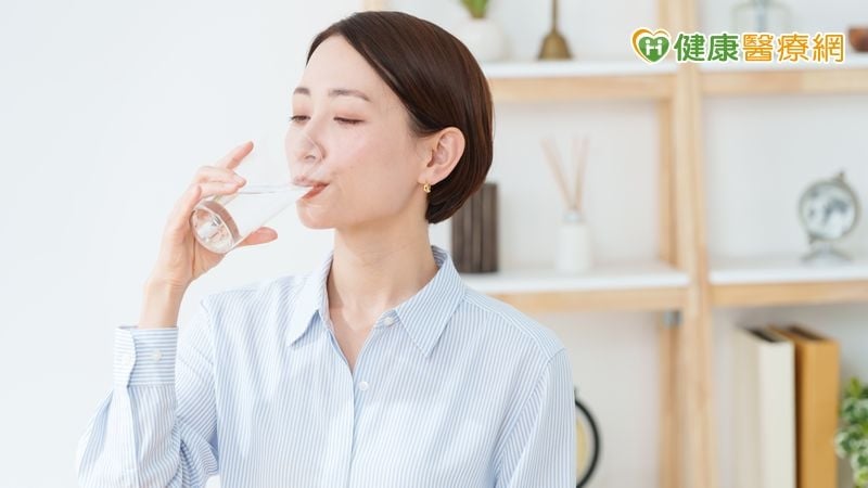 乾癢脫屑反覆發作 可能不只是氣候乾燥!中醫談常見類型與日常保養