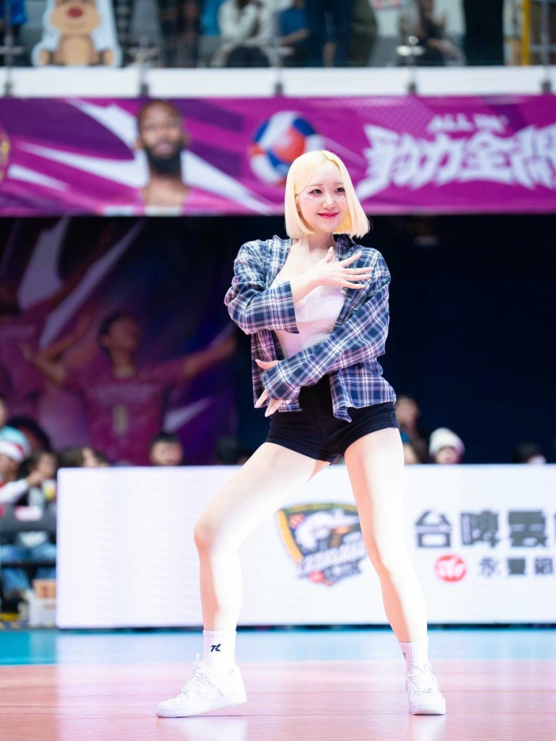 朴星垠曾效力韓國職棒KBO起亞虎啦啦隊，與李珠珢不僅是前同事的關係，更是眾所皆知的好閨密。（圖／翻攝自桃氣女孩FB）