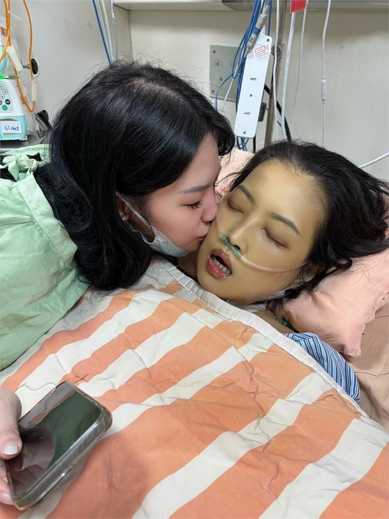 前主播吳中純癌逝!愛女梅嬿翎「最後深情吻別」畫面曝:妳還是好美