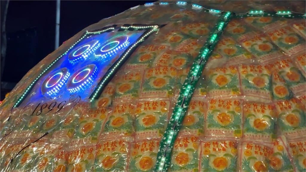 高雄意誠堂關帝廟乞龜活動 上千位信眾合力將大龜王迎回廟