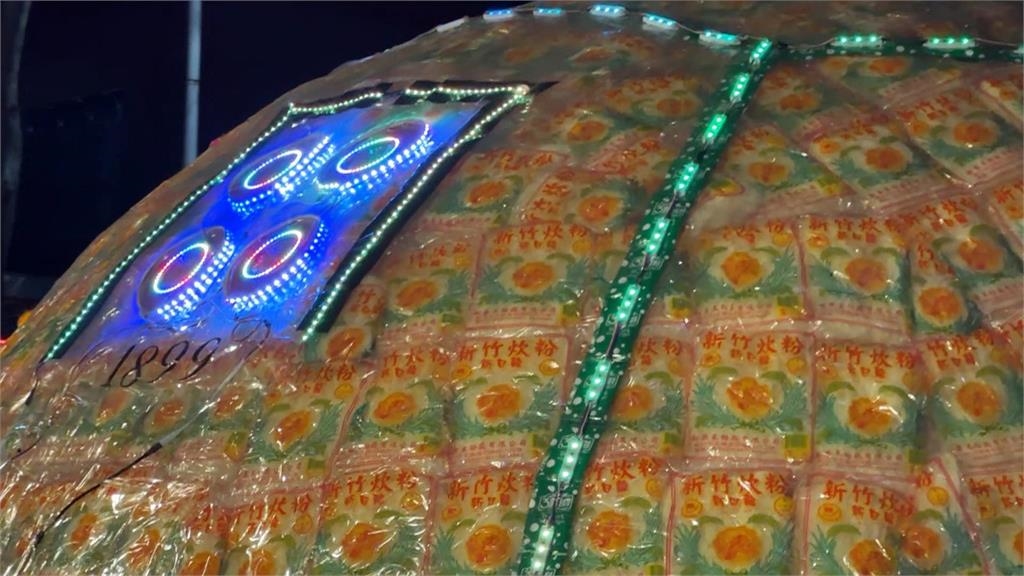 高雄意誠堂關帝廟乞龜活動 上千位信眾合力將大龜王迎回廟