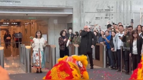 賈永婕跳舞畫面曝！現身台北101開工拜拜　隨舞龍舞獅扭動身軀