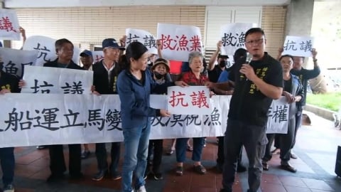 綠島三月起每日僅一航次進出 當地居民不滿陳抗