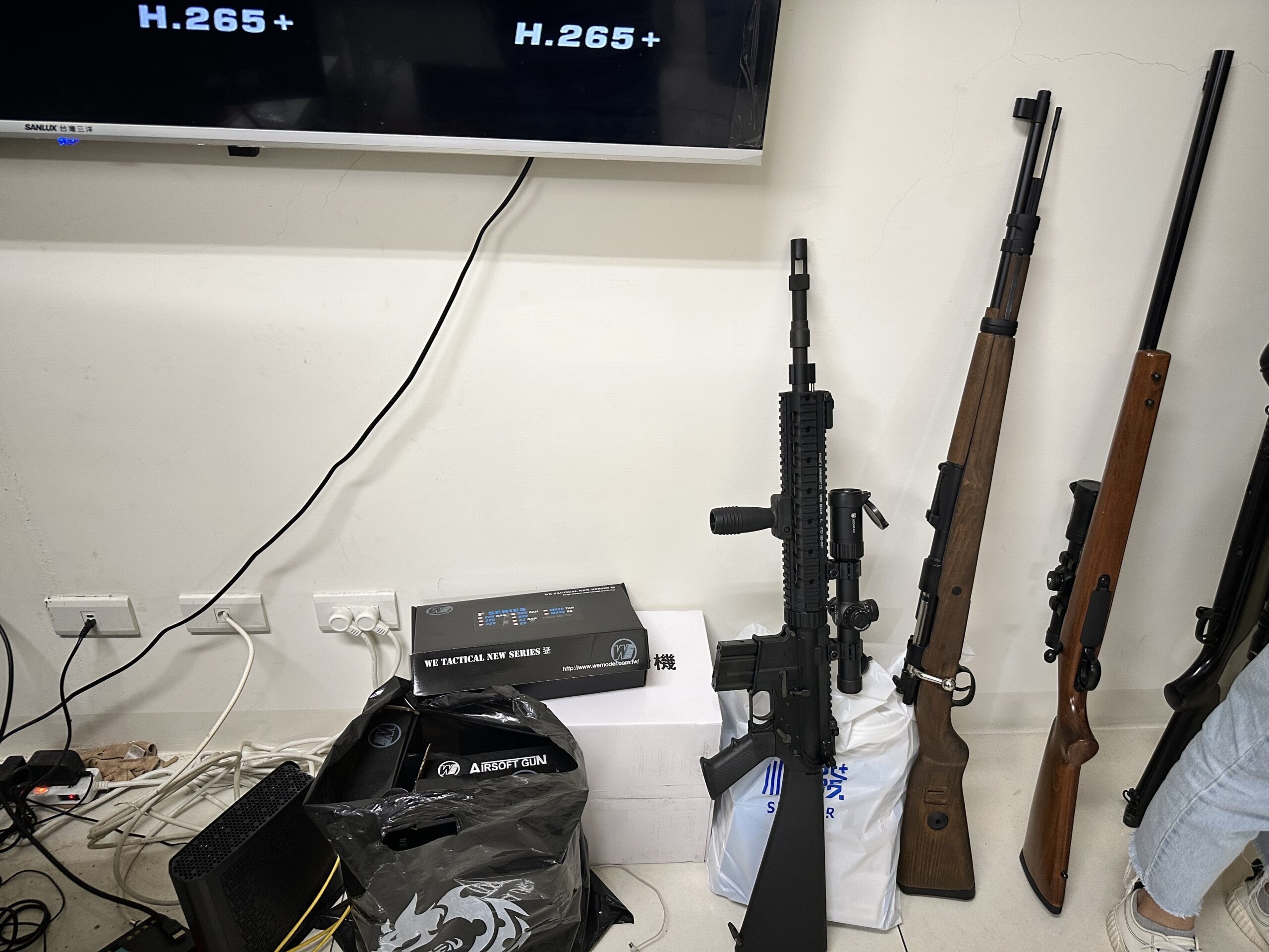 博弈水房隱身豪宅洗錢 2個月經手1億還拿擬真長槍壯膽