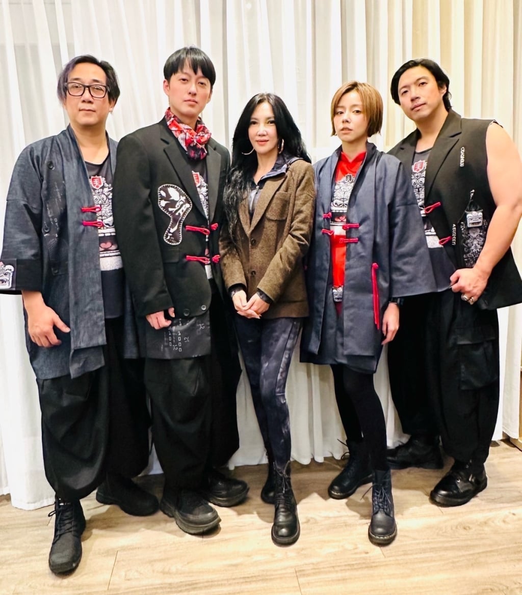 王瞳「披方口獅戰袍」震撼變身!合體于浩威許願開演唱會