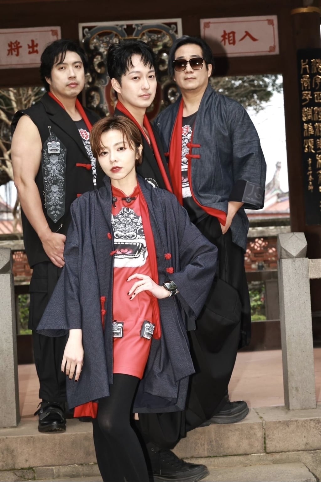 王瞳「披方口獅戰袍」震撼變身!合體于浩威許願開演唱會