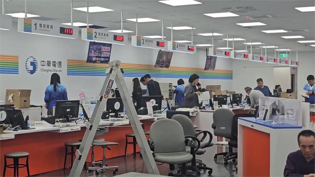 耍人?電信服務中心提早放假?民眾洽公全撲空