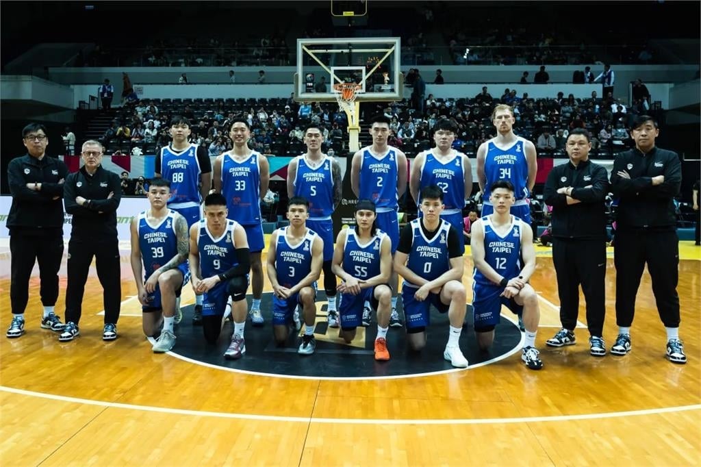 籃球/馬建豪腳踝驚悚翻折!防守被隊友踢腳遇「超恐怖扭傷」世界盃台韓大戰傷退