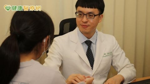 開工腰痠背痛、肩頸僵硬？醫教4動作緩解不適