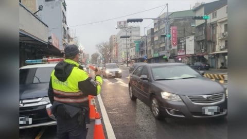 強化拖吊契約管理最高罰50萬　交通部草案最快上半年預告