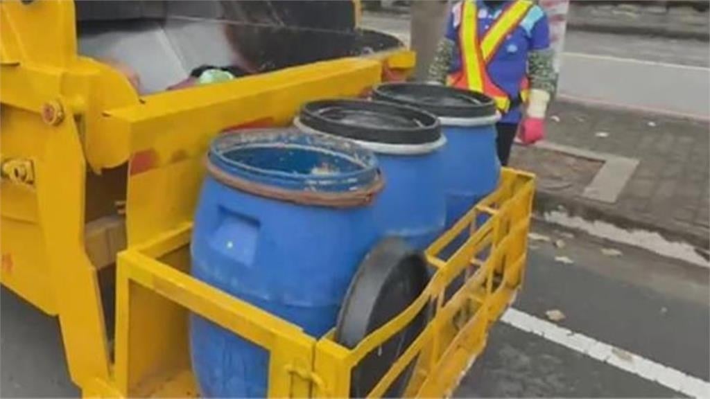 藍色塑膠桶驚見「÷乙」2字！諧音真相曝光…94萬網讚天才：是阿嬤口音