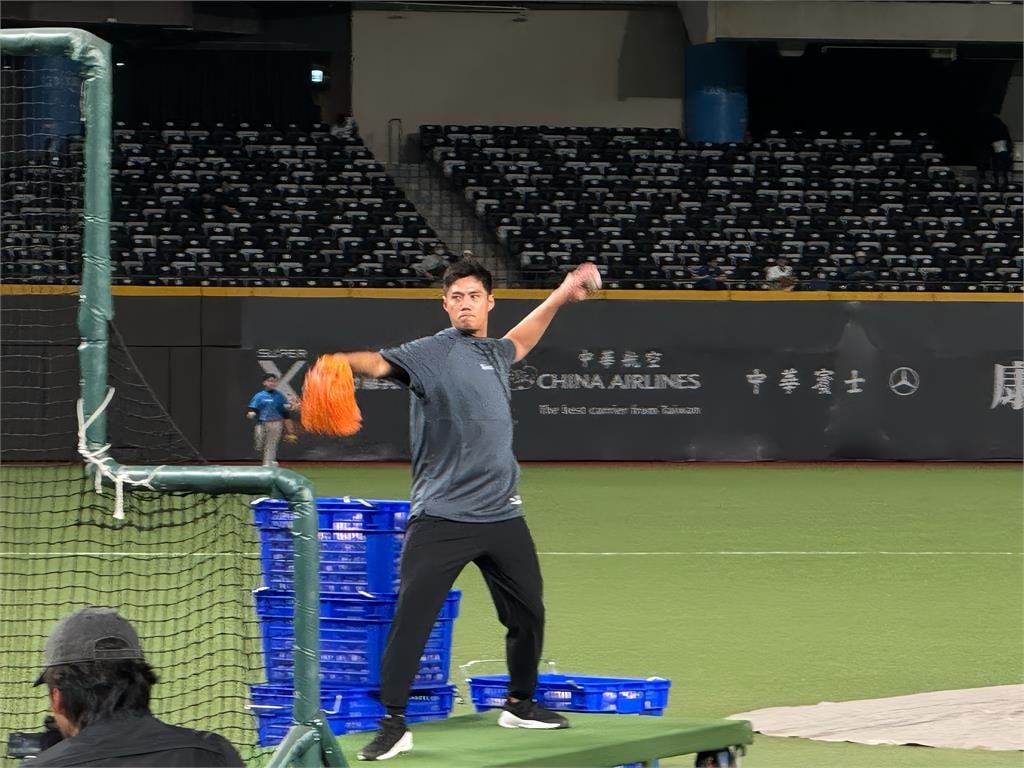 經典賽(影)/最想在東蛋對決日本隊!費仔返台練球「期待台日戰滿場、遇強則強」