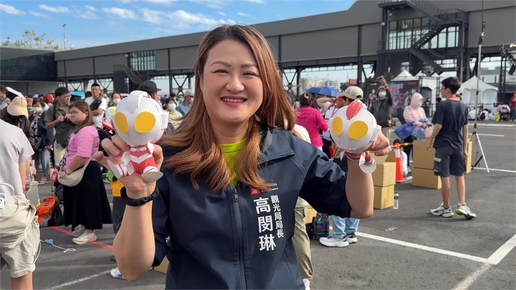 超人力霸王提燈發放！　每人限領2份、遊客排隊卡位