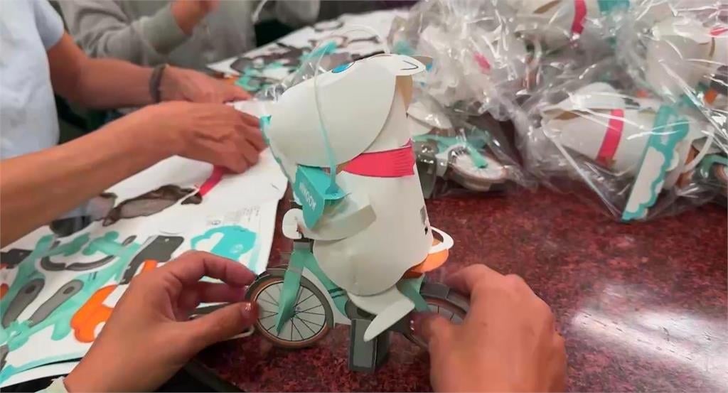 元宵將至!70年老店應景「炸元宵」中台灣燈會超Q「姆明提燈」