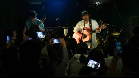 日本歌手daisuke來台兩週　淪陷「水餃高粱」自封酒鬼