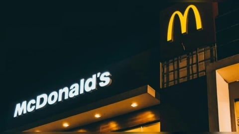 一群小學生超商佔位「爽吃麥當勞」1關鍵惹怒他！批「尊重在哪」店長還原真相