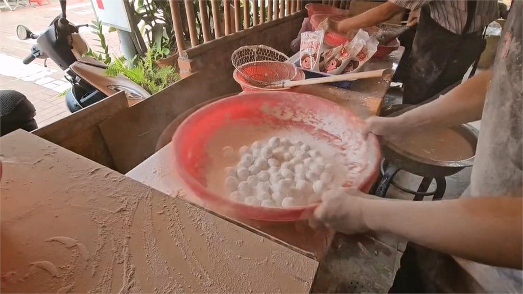 台南老字號點心店開賣元宵 「限量限購」湧排隊人潮