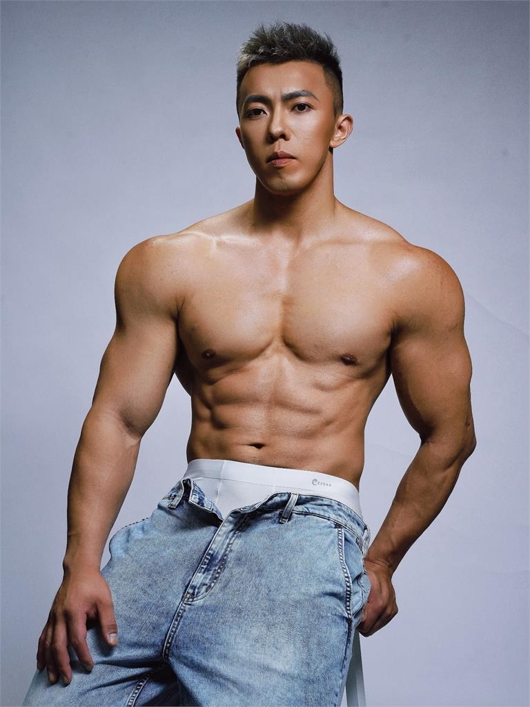 昔拍劉樂妍MV！夜店猛男秀「下體緊貼女客臉」遭逮…他火大：是一份專業工作