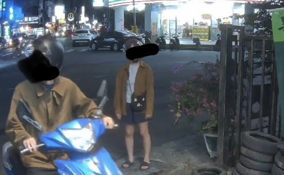 大學生載妹到車行「求幫鎖後照鏡」　回1字讓老闆開罵「竟給1星負評」