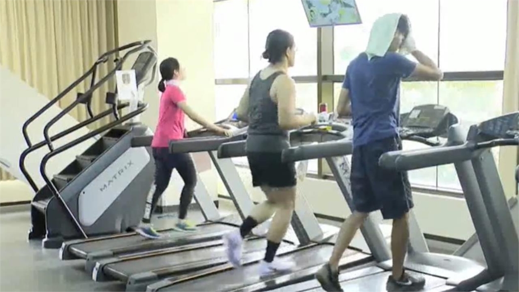 爬樓梯變喘、心臟亂跳不只是初老!營養師曝「2大族群」恐是身體在求救