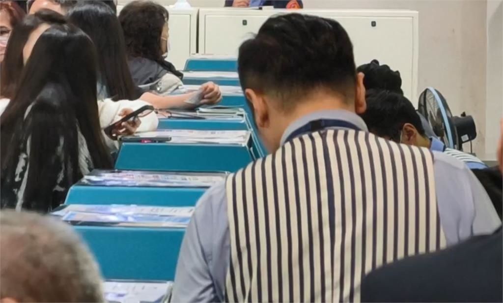 桃園機場DCS報到系統當機　旅客一度大排長龍