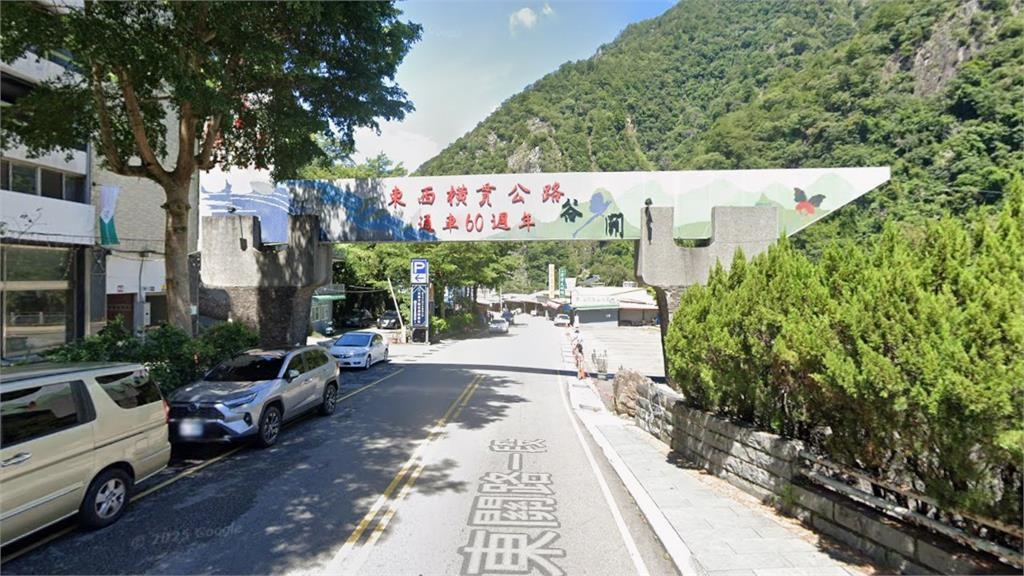 快新聞／別再破壞！太魯閣「中橫牌樓」兩度遭撞毀　修復完成風華再現
