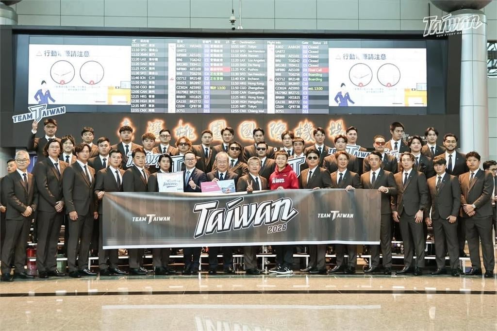 經典賽／路邊「帥炸老師」竟是林家正！網一看「費仔被抓來補課」被逼瘋：好乖