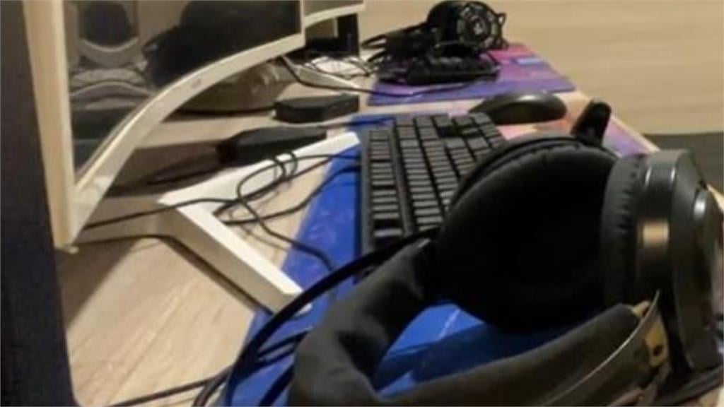 男大生0休息打電動4天「啊」一聲倒地!急送醫搶救「母淚拔管」:讓他走吧