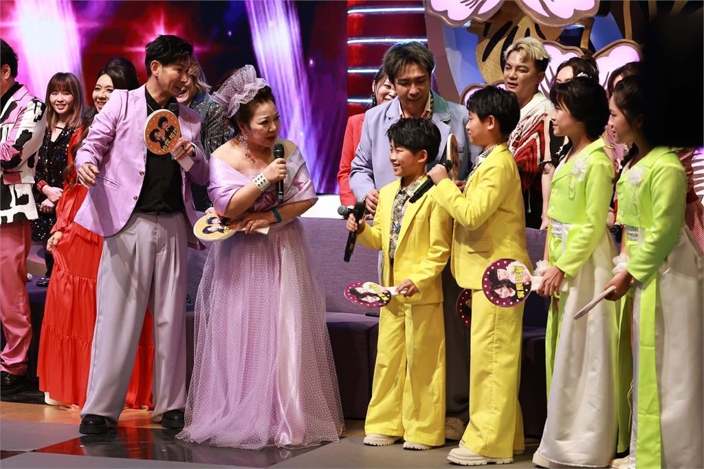 「發瘋」才會唱歌的許常德首度開金口深情演唱!被小歌手們「狠批評缺點淘汰」