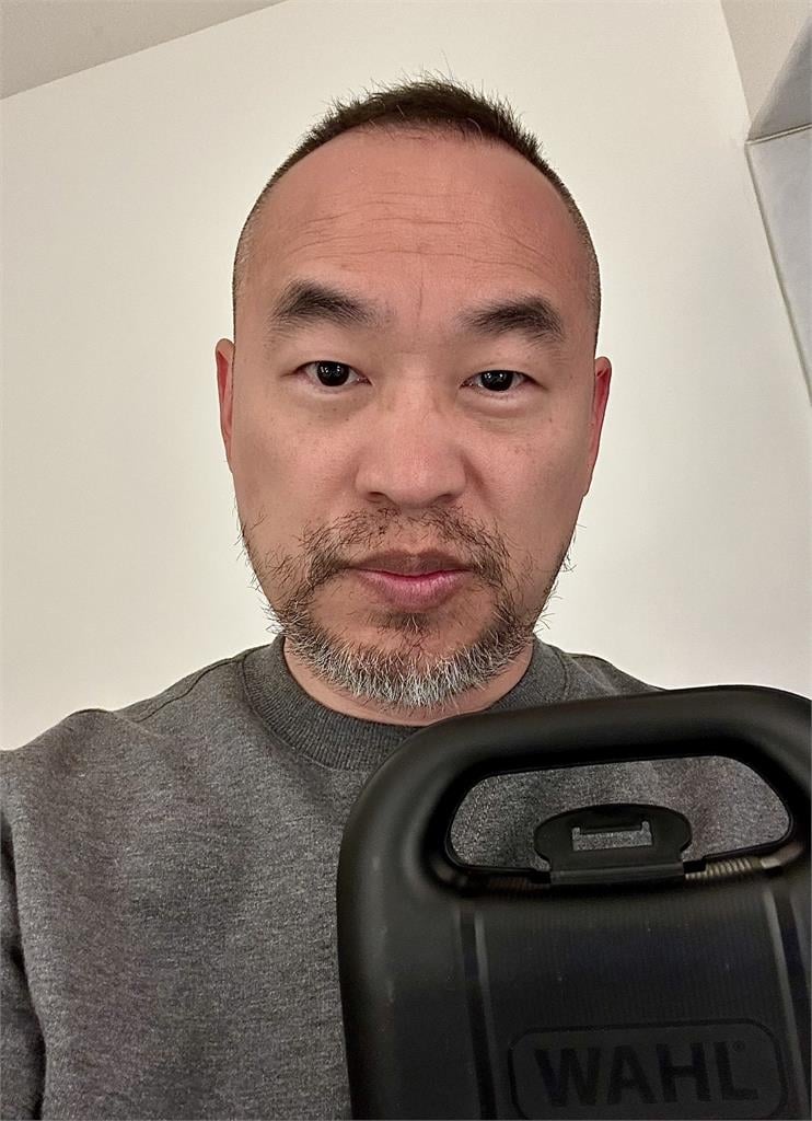 黃立成爆倉「資產蒸發95%」虧慘！認了「自剪髮省錢」網虧：光頭總比禿頭好