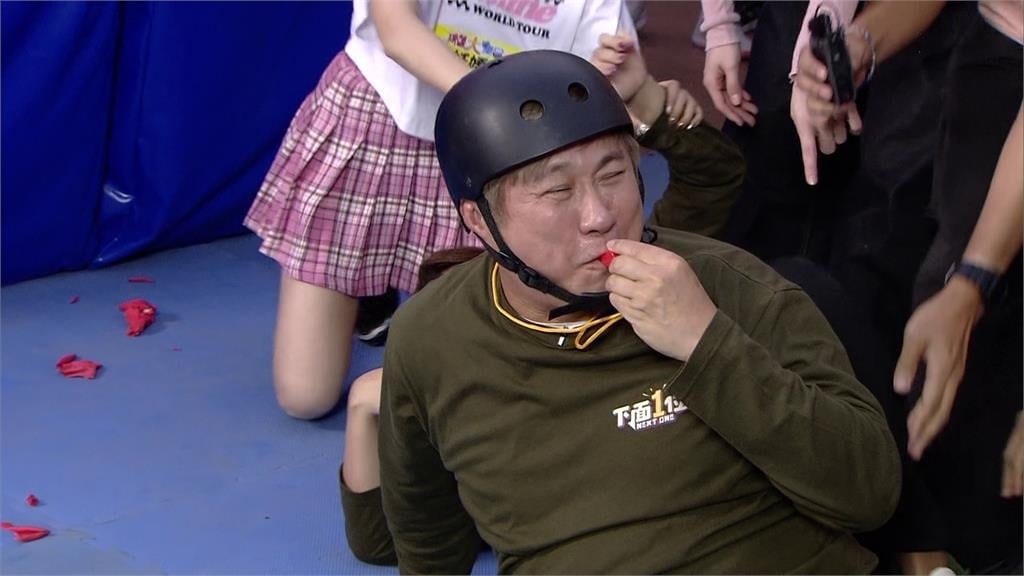 《綜藝大集合》綜藝天王被四位八十歲鄉親阿公下戰帖！離地一公分就落敗
