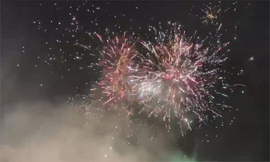 台中元宵重頭戲！　必看「燒火獅」600秒煙火秀震撼夜空